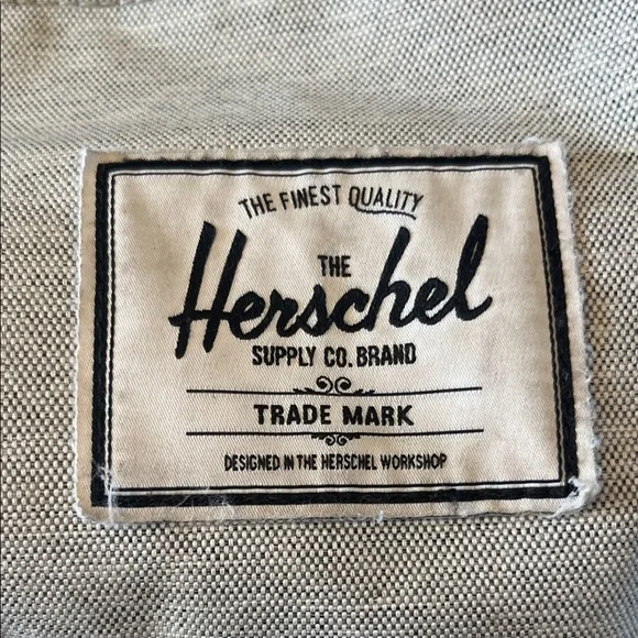 Herschel Backpack XL - Picture 2 of 8